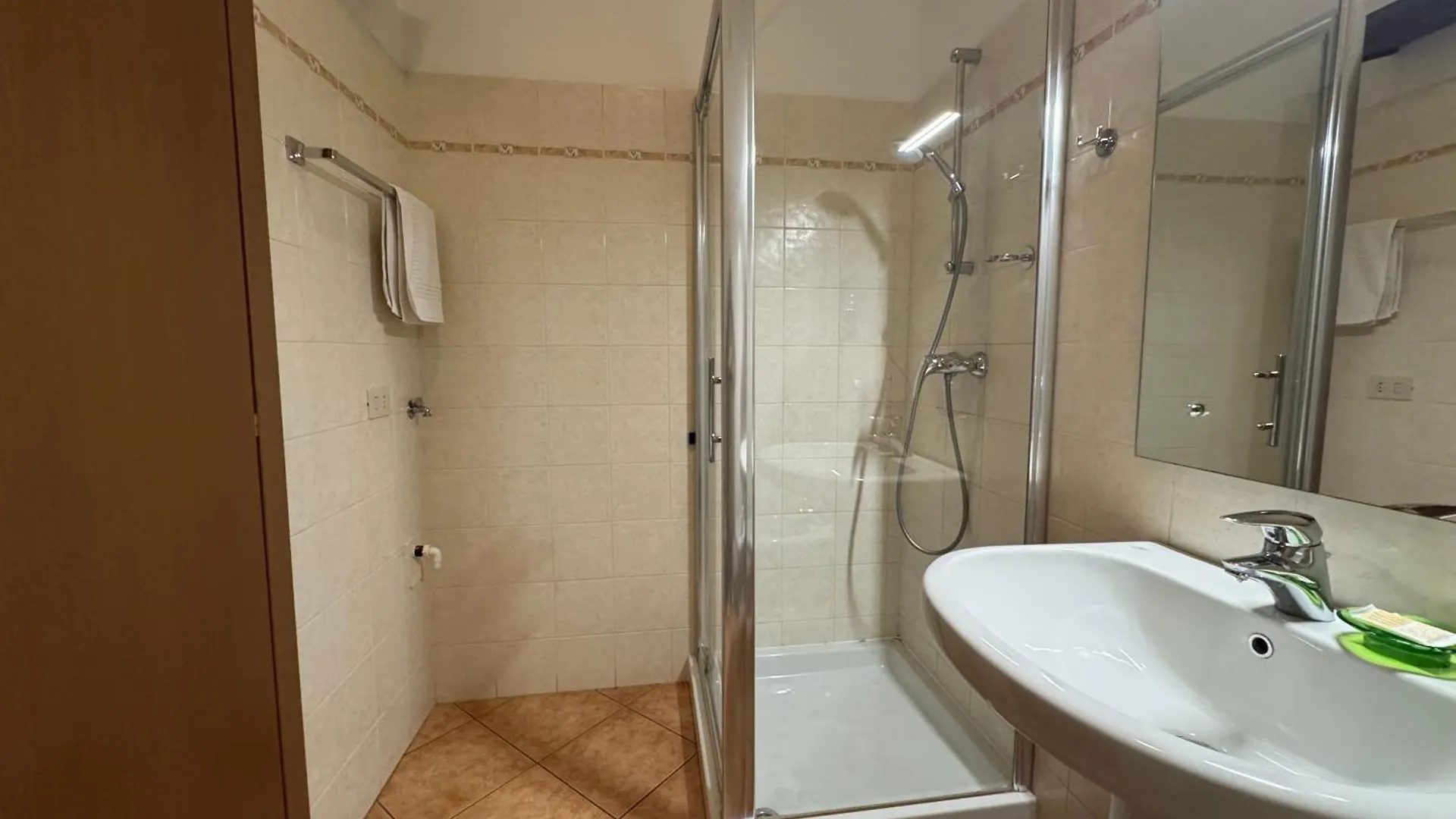 Casa Al Lago Lecco Guest house