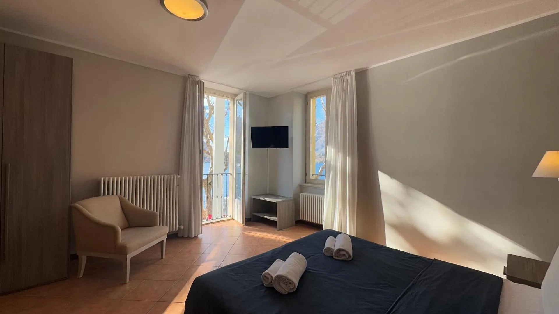 Casa Al Lago Lecco Guest house